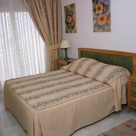 Апартаменты Balcones Del Chaparral, Mijas Costa Ла-Кала-де-Михас Экстерьер фото